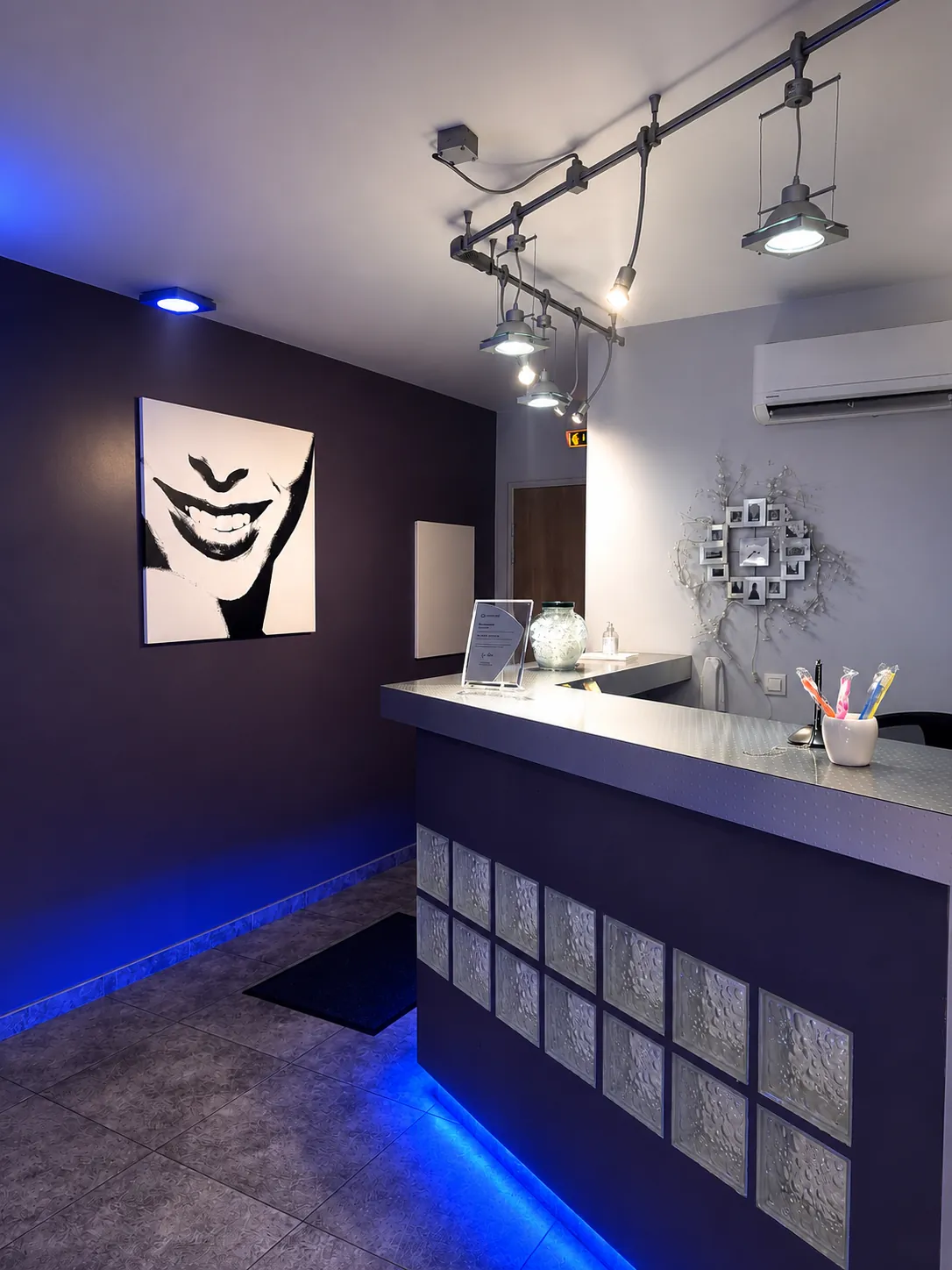 Dr Virginie Durieux, orthodontiste à Draguignan, dans son cabinet